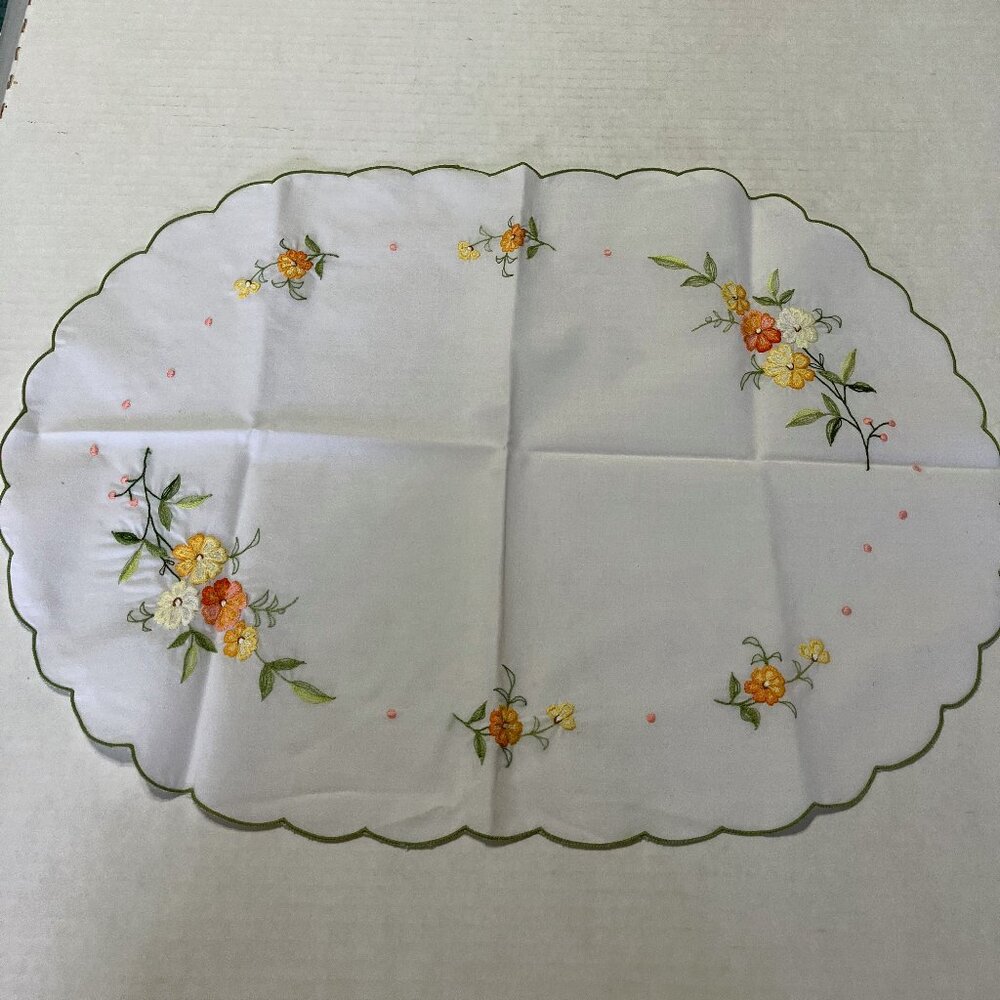 Vintage scalloped edge floral pattern embroidered dresser scarf table runner